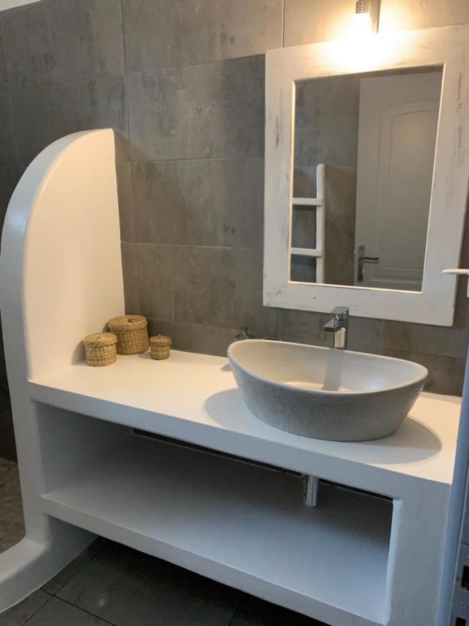 Parian White Luxury Apartments Páros Dış mekan fotoğraf